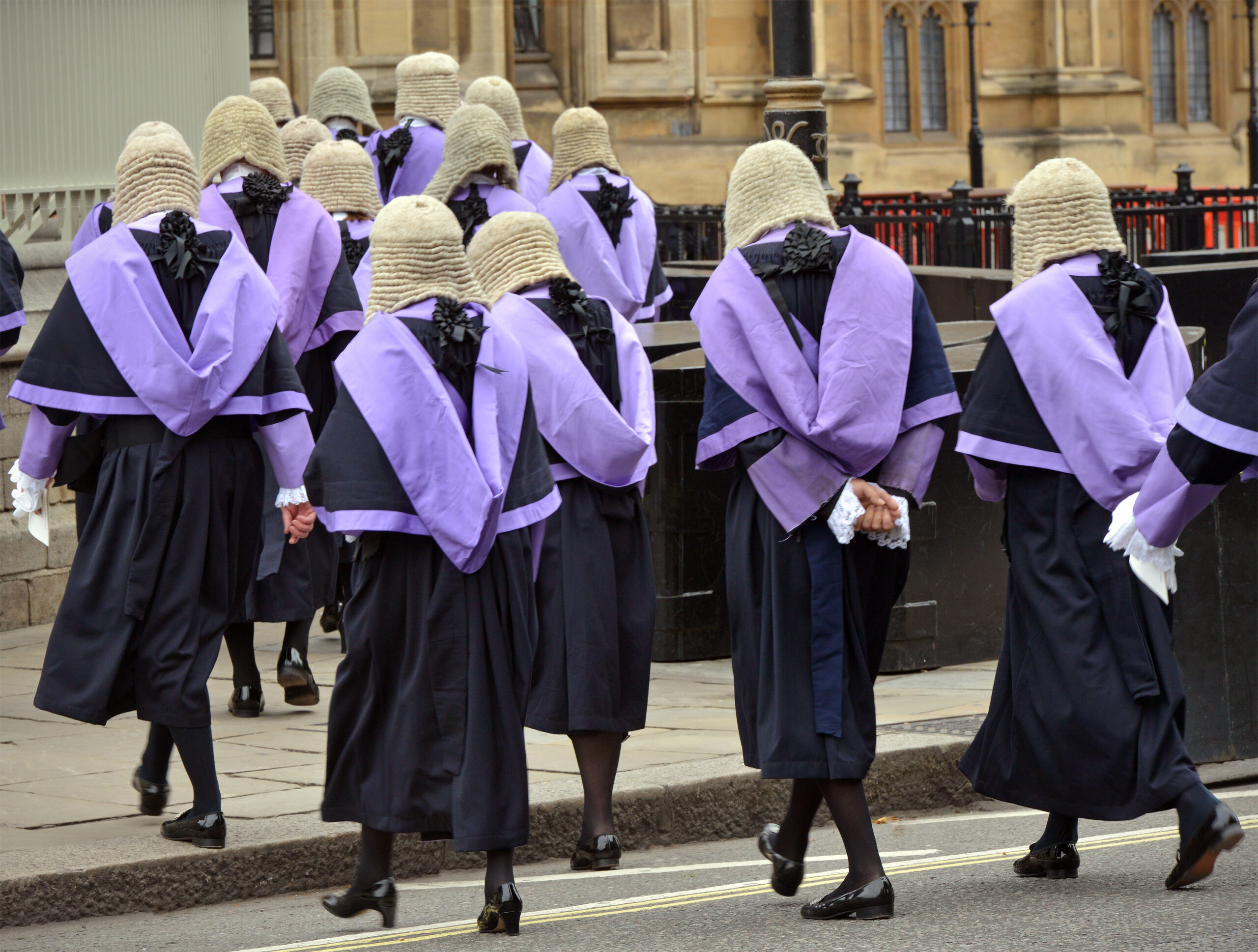 What Are the Key Differences Between Barrister and Judge Attire?